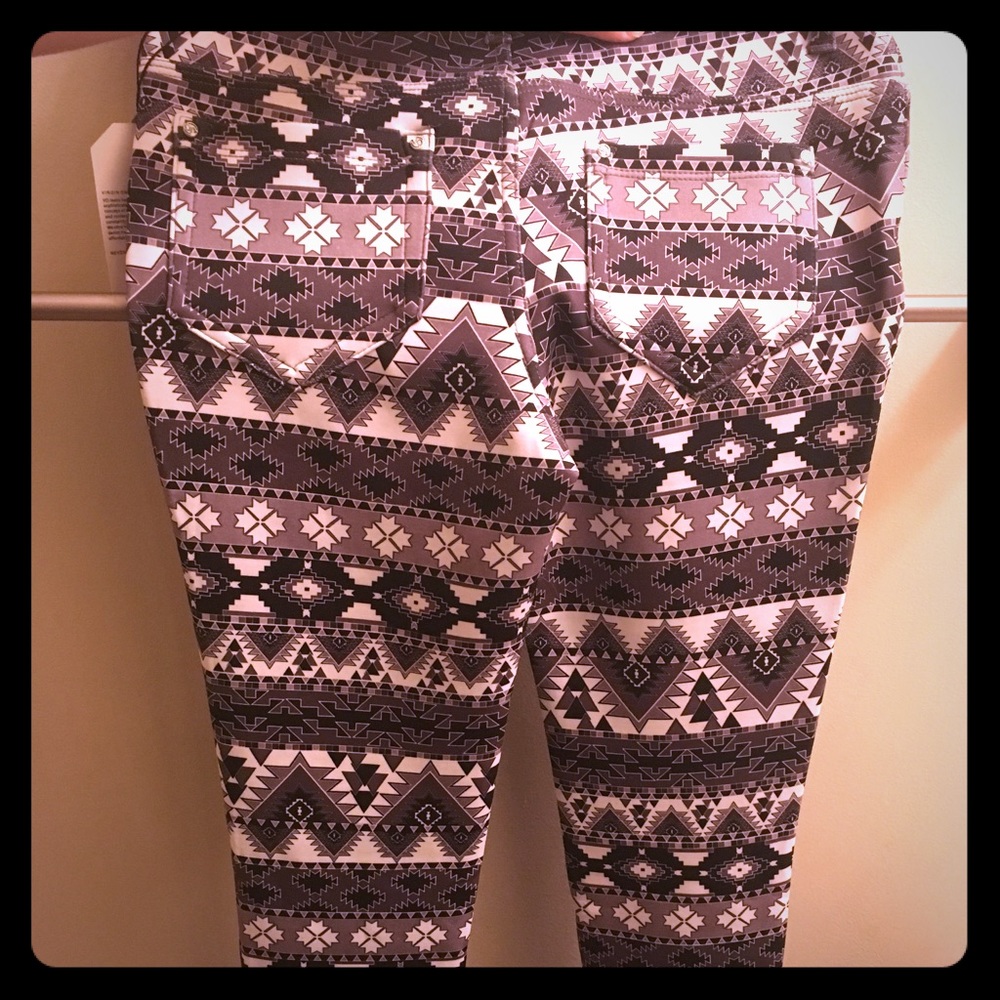 Southwestern print leggings NWT